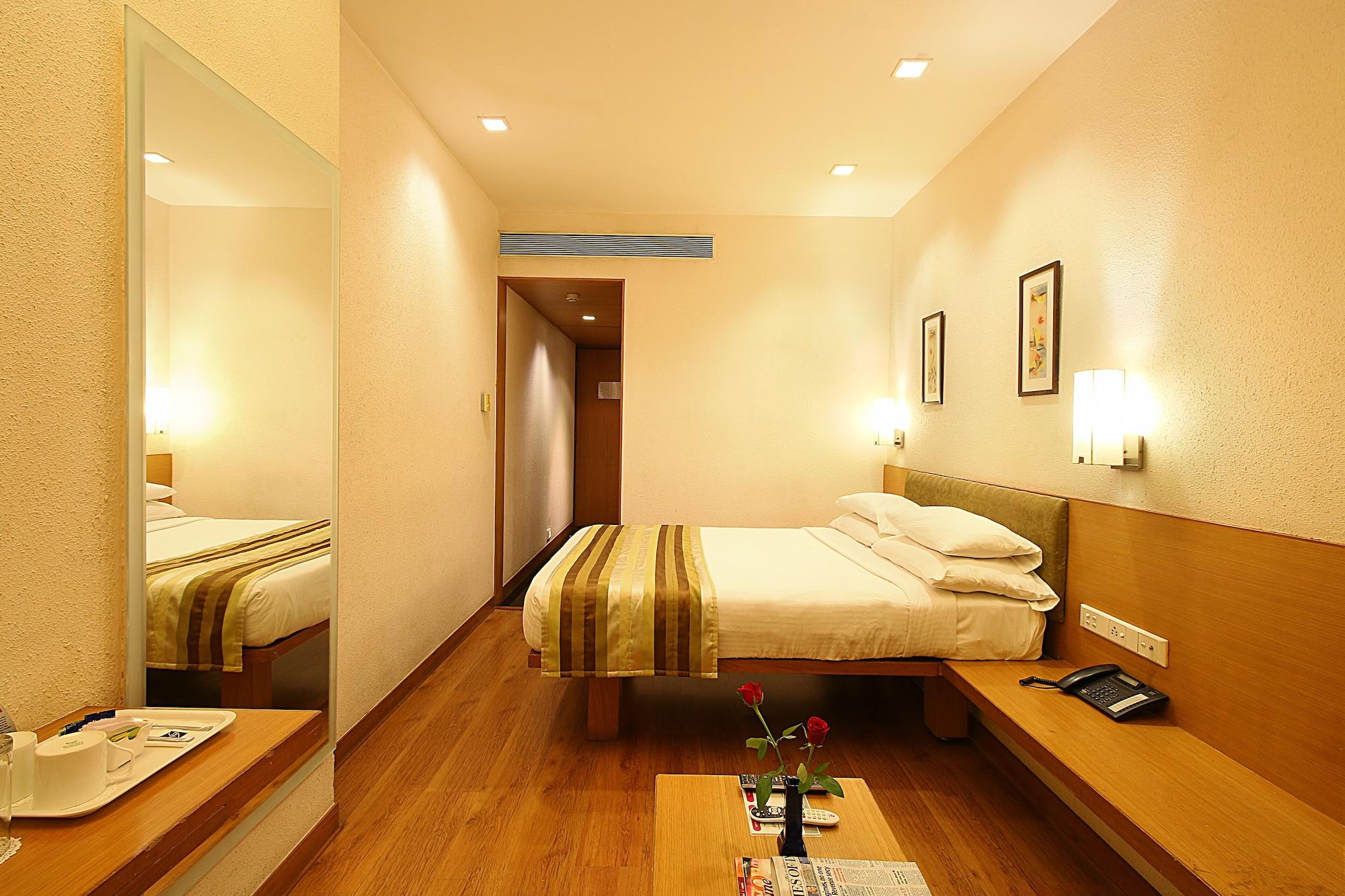 Studio Estique Hotel Pune