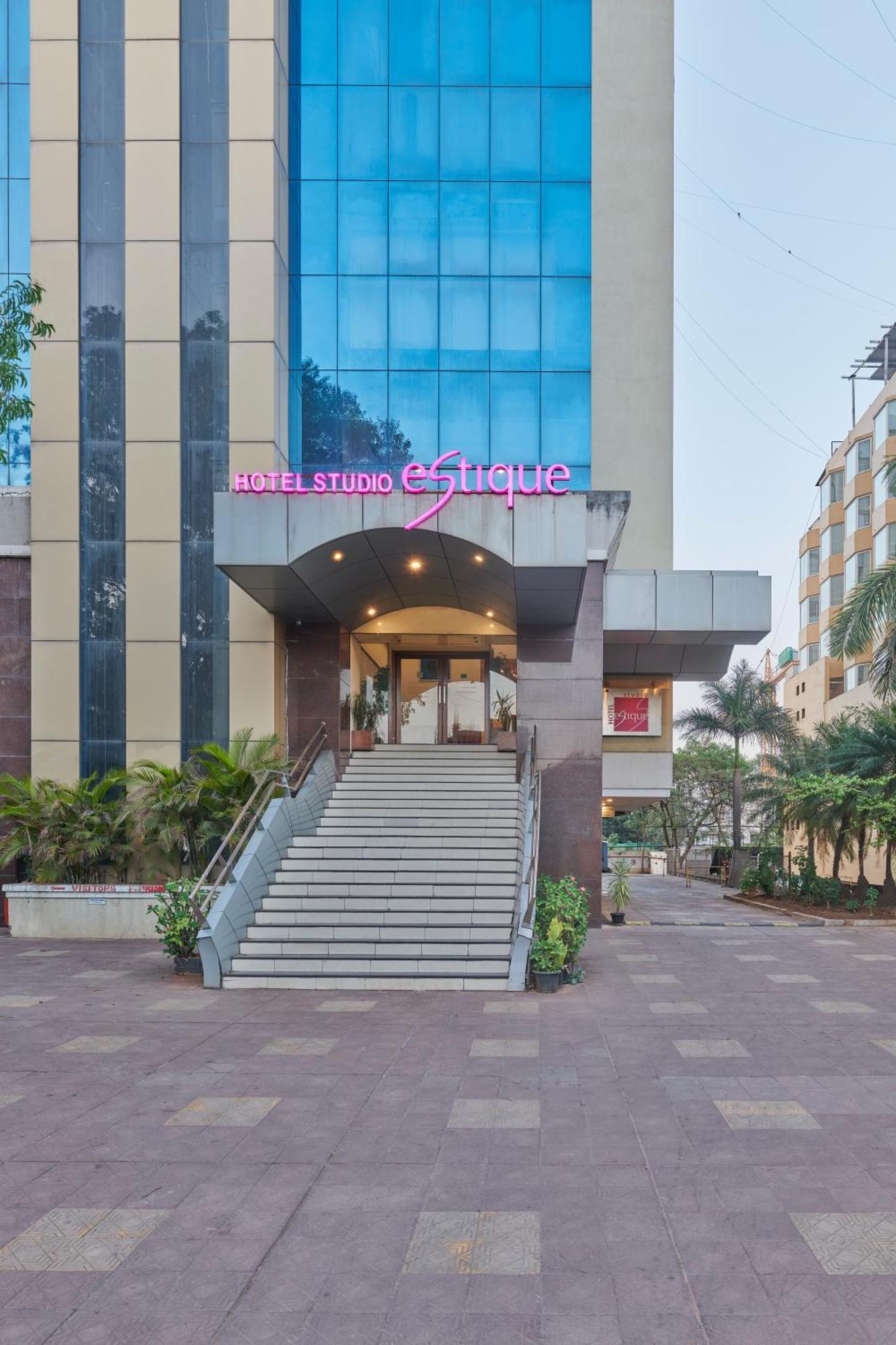 Studio Estique Hotel 3*