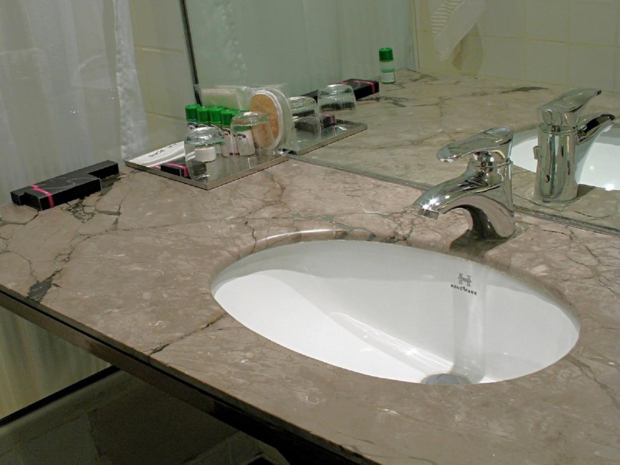 Studio Estique Hotel Pune